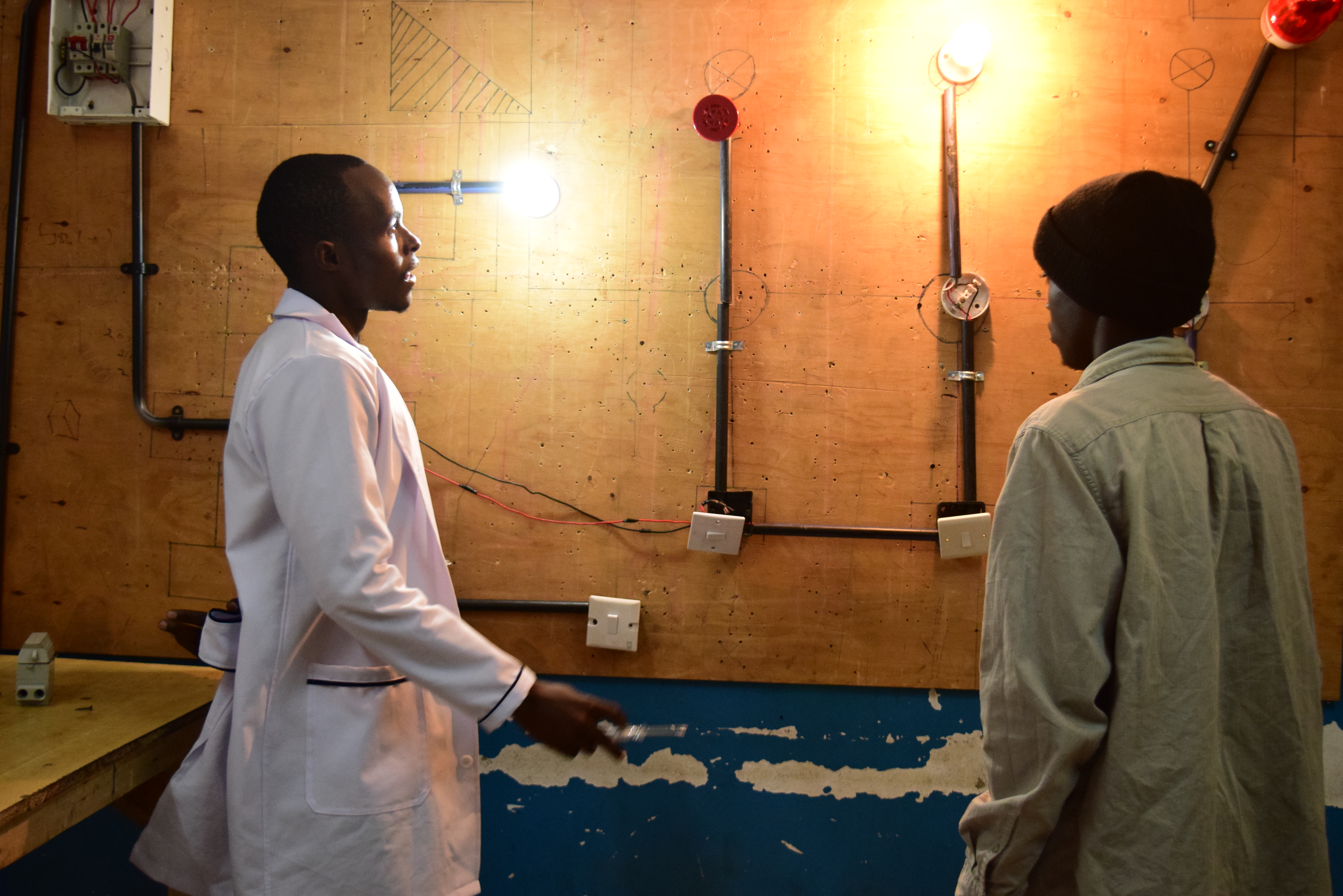 Certificate in Electrical & Electronic Engineering